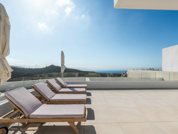 FOR SALE 🏡 Sea View Penthouse in a Gated Wellness Community – Palo Alto, Ojén