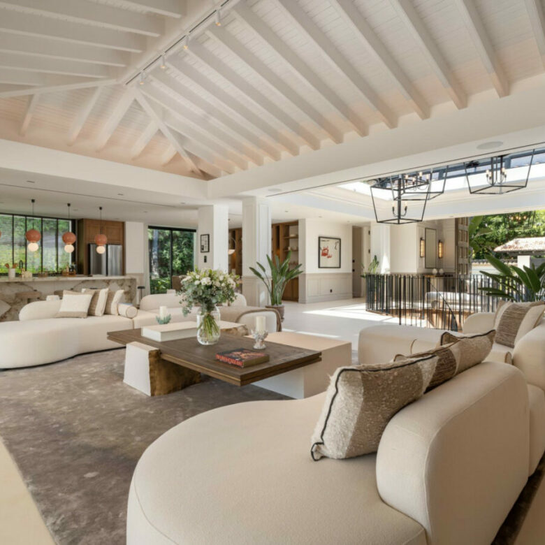 FOR SALE 🏡 Contemporary Golf Valley Villa with Indoor Wellness Spa, Cinema & Lagoon Pool – Nueva Andalucía, Marbella