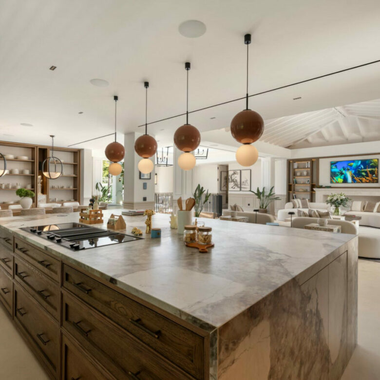 FOR SALE 🏡 Contemporary Golf Valley Villa with Indoor Wellness Spa, Cinema & Lagoon Pool – Nueva Andalucía, Marbella