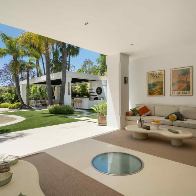 FOR SALE 🏡 Contemporary Golf Valley Villa with Indoor Wellness Spa, Cinema & Lagoon Pool – Nueva Andalucía, Marbella
