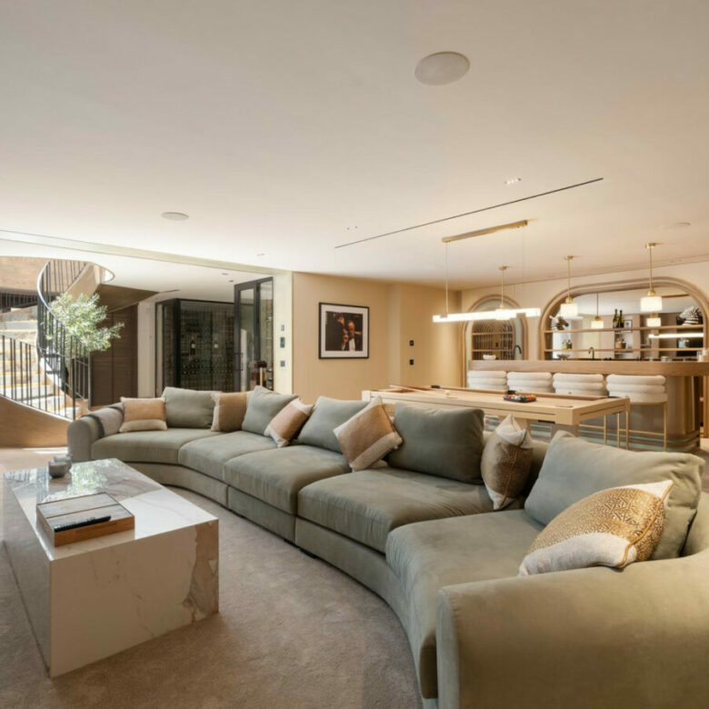 FOR SALE 🏡 Contemporary Golf Valley Villa with Indoor Wellness Spa, Cinema & Lagoon Pool – Nueva Andalucía, Marbella