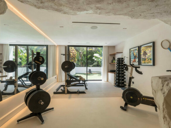 FOR SALE 🏡 Contemporary Golf Valley Villa with Indoor Wellness Spa, Cinema & Lagoon Pool – Nueva Andalucía, Marbella