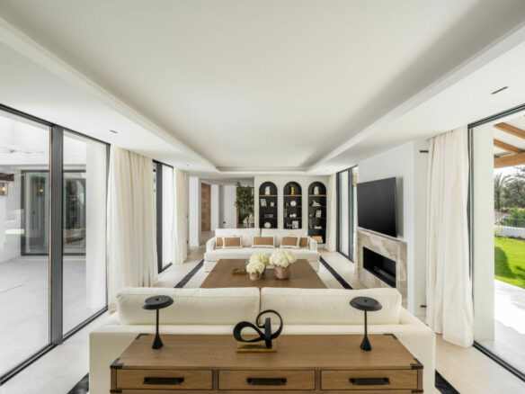 FOR SALE 🏡 Contemporary Golf Valley Villa with Spa, Cinema and Panoramic Views – Las Brisas, Nueva Andalucía