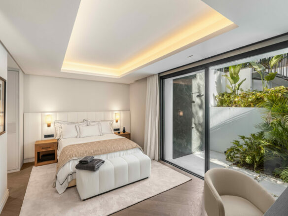 FOR SALE 🏡 Contemporary Golf Valley Villa with Spa, Cinema and Panoramic Views – Las Brisas, Nueva Andalucía