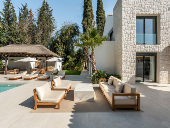 FOR SALE 🏡 Contemporary Golf Valley Villa with Spa, Cinema and Panoramic Views – Las Brisas, Nueva Andalucía