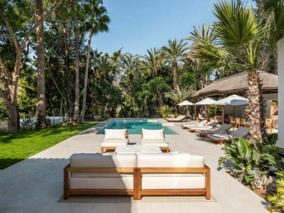 FOR SALE 🏡 Contemporary Golf Valley Villa with Spa, Cinema and Panoramic Views – Las Brisas, Nueva Andalucía