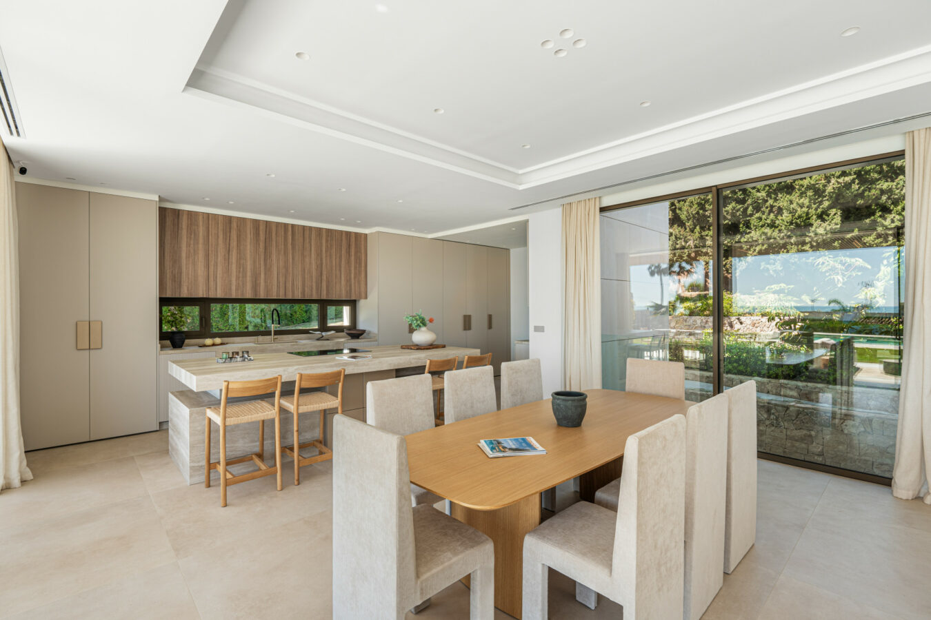 FOR SALE 🏡 Contemporary Five-Bedroom Villa with Sea Views and Private Pool – El Olivar, Málaga