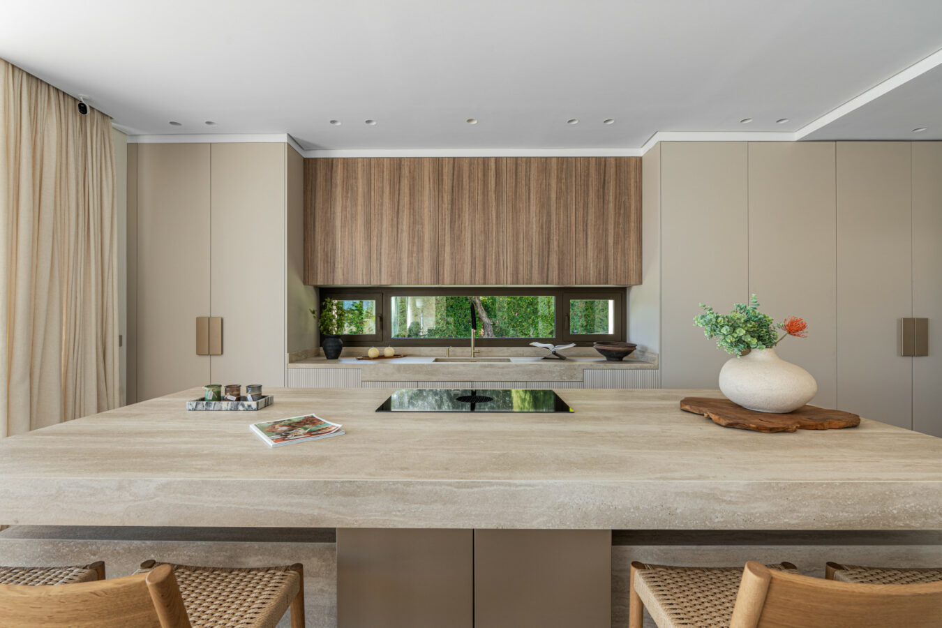 FOR SALE 🏡 Contemporary Five-Bedroom Villa with Sea Views and Private Pool – El Olivar, Málaga