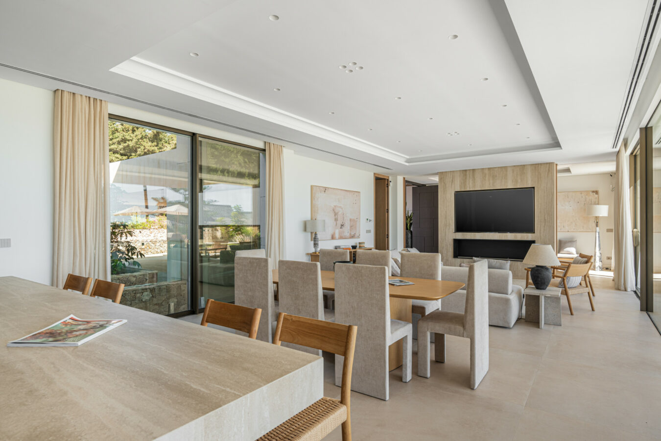 FOR SALE 🏡 Contemporary Five-Bedroom Villa with Sea Views and Private Pool – El Olivar, Málaga