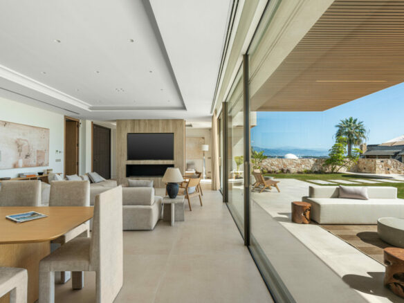 FOR SALE 🏡 Contemporary Five-Bedroom Villa with Sea Views and Private Pool – El Olivar, Málaga