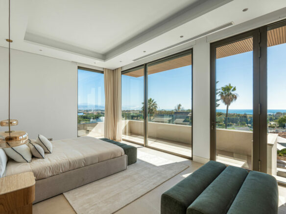 FOR SALE 🏡 Contemporary Five-Bedroom Villa with Sea Views and Private Pool – El Olivar, Málaga