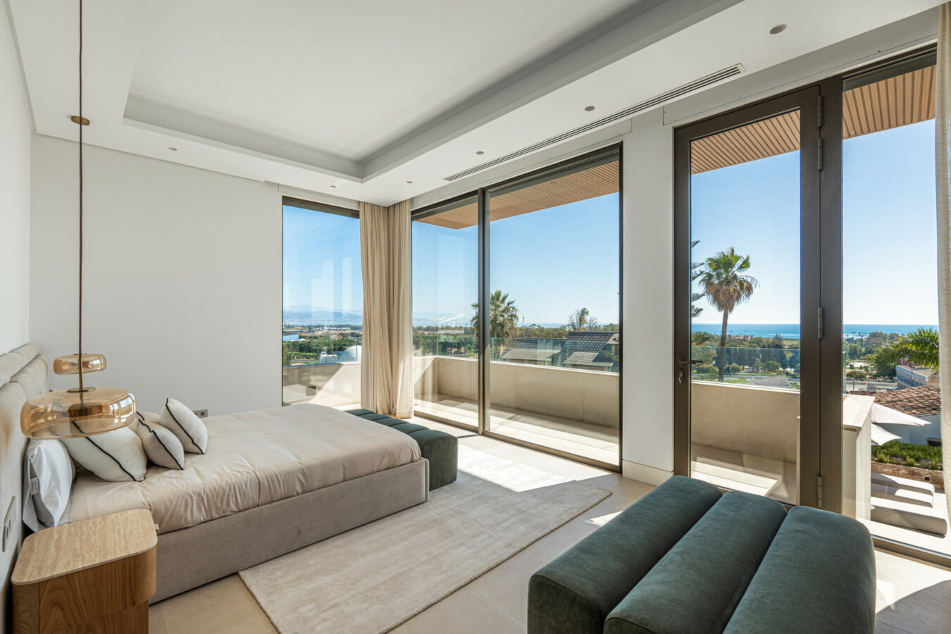 FOR SALE 🏡 Contemporary Five-Bedroom Villa with Sea Views and Private Pool – El Olivar, Málaga