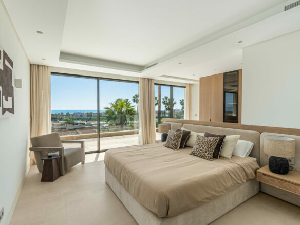 FOR SALE 🏡 Contemporary Five-Bedroom Villa with Sea Views and Private Pool – El Olivar, Málaga