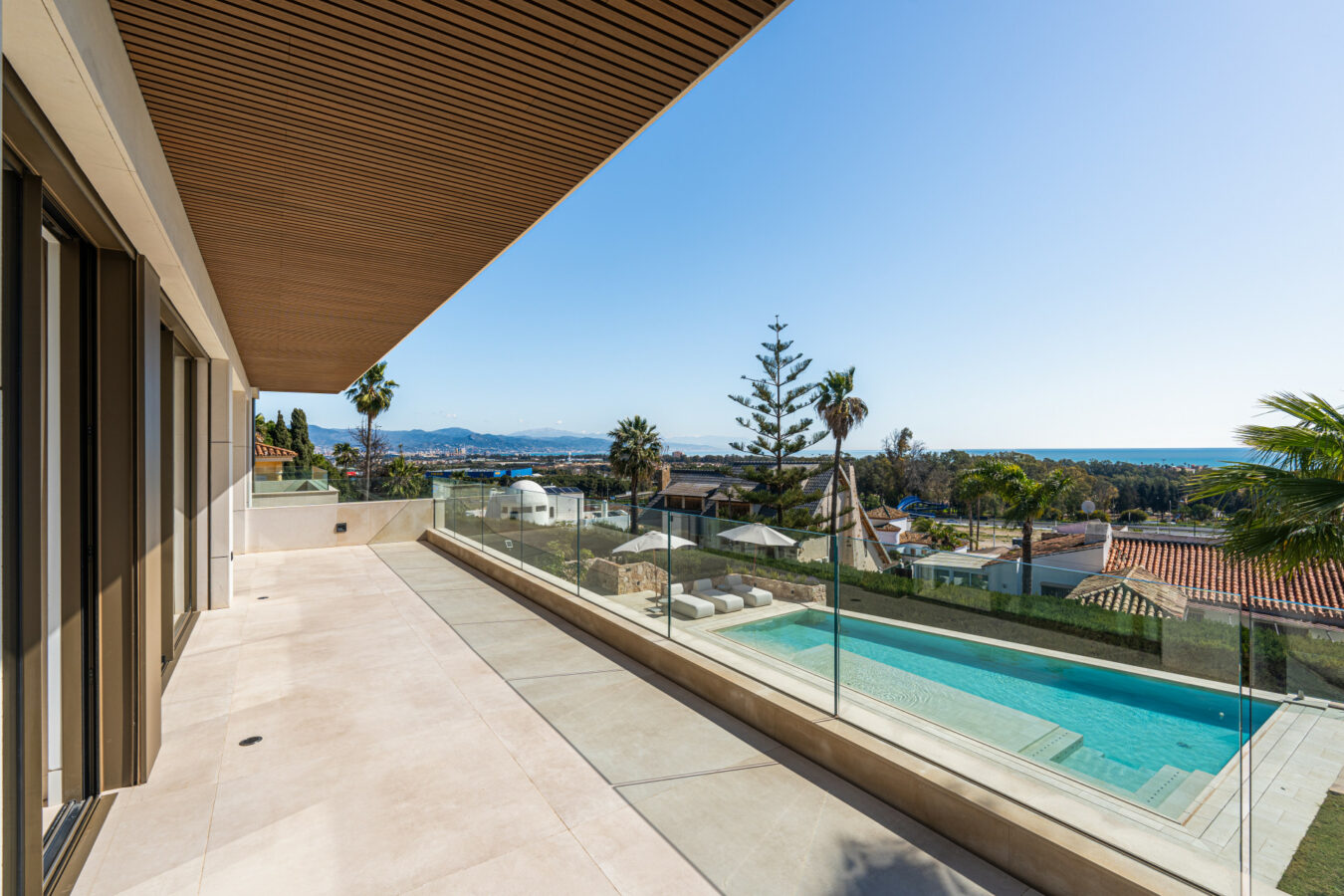 FOR SALE 🏡 Contemporary Five-Bedroom Villa with Sea Views and Private Pool – El Olivar, Málaga
