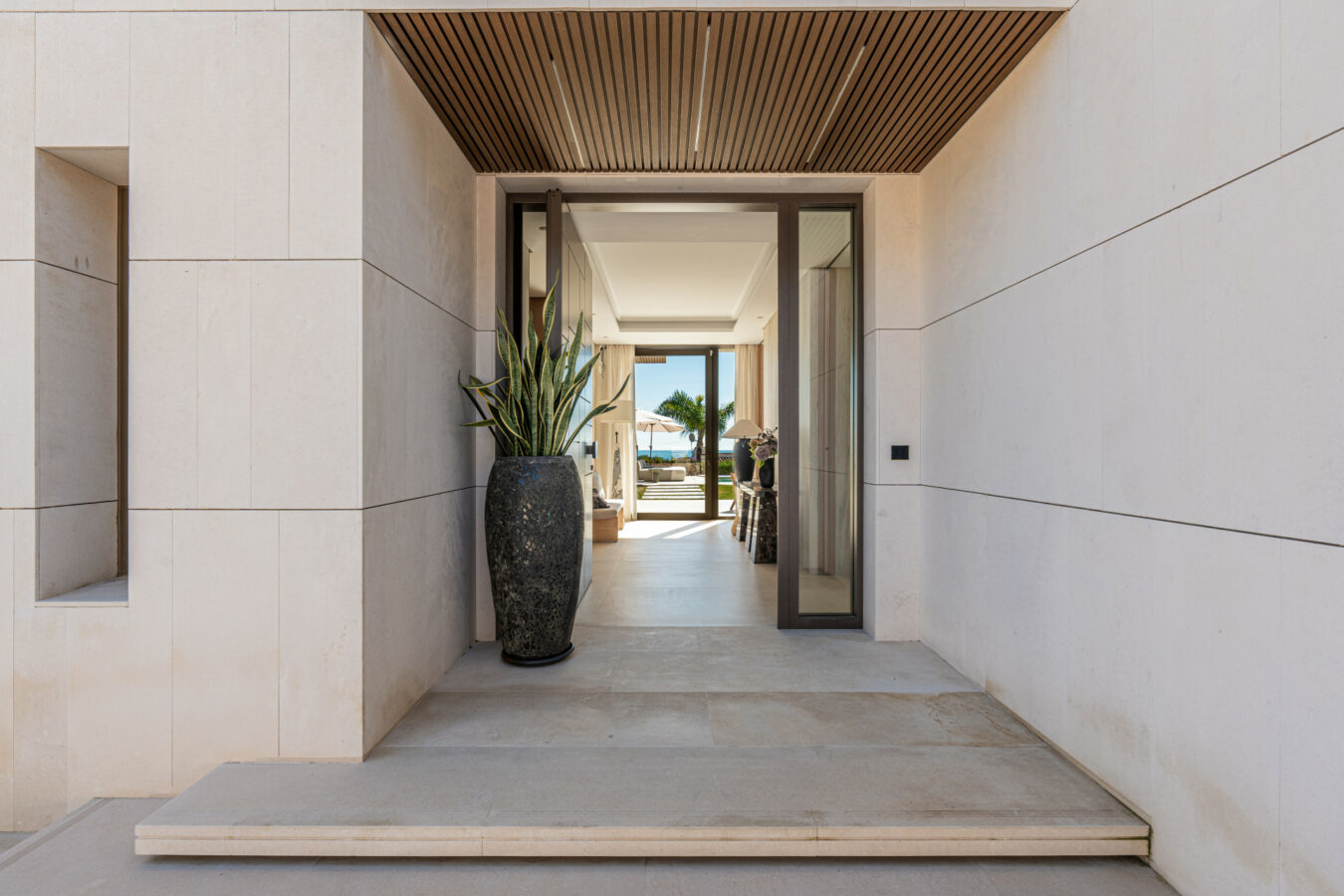 FOR SALE 🏡 Contemporary Five-Bedroom Villa with Sea Views and Private Pool – El Olivar, Málaga