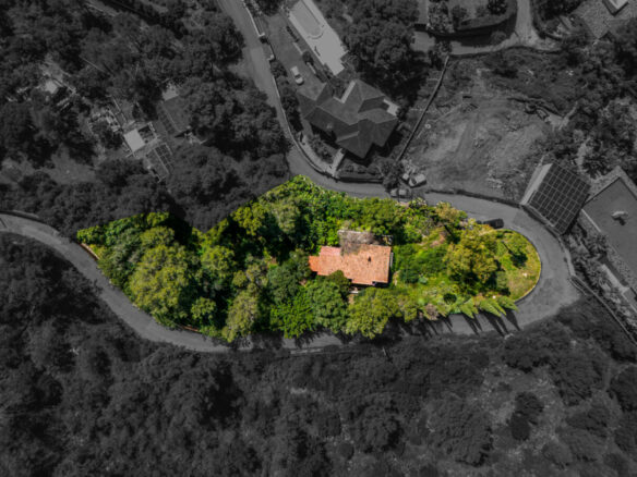 FOR SALE 🏡 Elevated Marbella Plot with Licensed Contemporary Villa Project – La Montua, Marbella