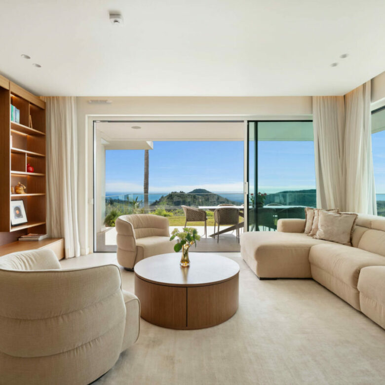FOR SALE 🏡 Panoramic Corner Garden Apartment in a Gated Hillside Community – Palo Alto, Marbella
