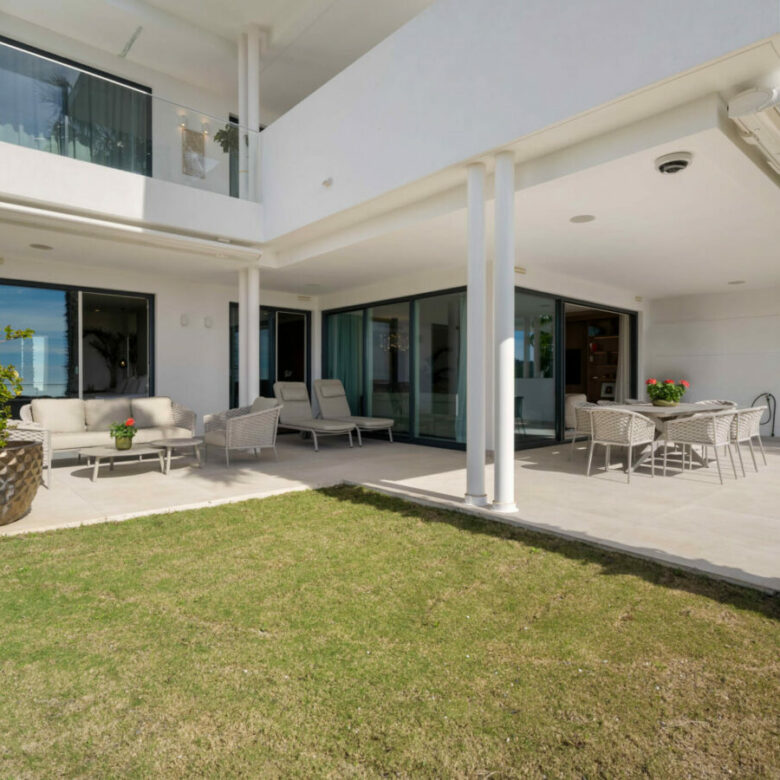 FOR SALE 🏡 Panoramic Corner Garden Apartment in a Gated Hillside Community – Palo Alto, Marbella