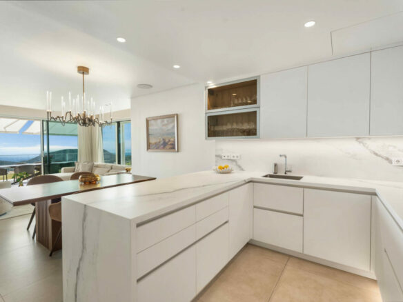 FOR SALE 🏡 Panoramic Corner Garden Apartment in a Gated Hillside Community – Palo Alto, Marbella