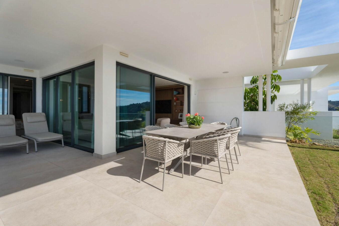FOR SALE 🏡 Panoramic Corner Garden Apartment in a Gated Hillside Community – Palo Alto, Marbella