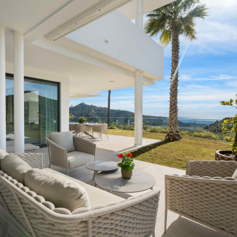 FOR SALE 🏡 Panoramic Corner Garden Apartment in a Gated Hillside Community – Palo Alto, Marbella