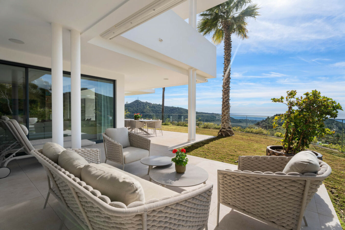 FOR SALE 🏡 Panoramic Corner Garden Apartment in a Gated Hillside Community – Palo Alto, Marbella