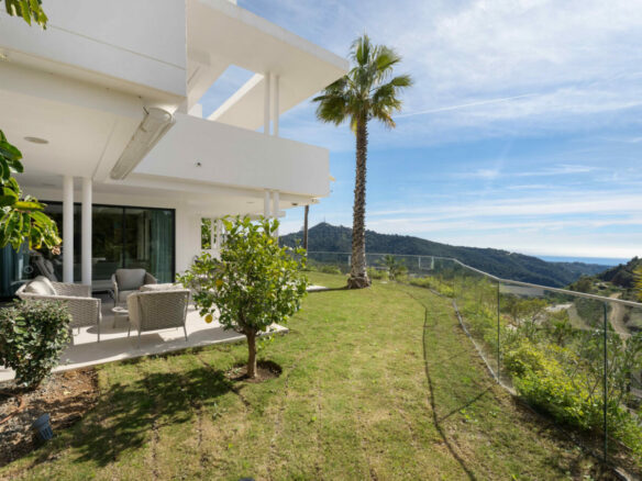 FOR SALE 🏡 Panoramic Corner Garden Apartment in a Gated Hillside Community – Palo Alto, Marbella