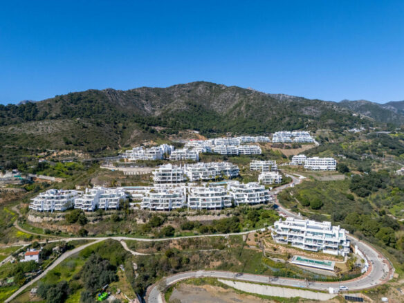 FOR SALE 🏡 Panoramic Corner Garden Apartment in a Gated Hillside Community – Palo Alto, Marbella