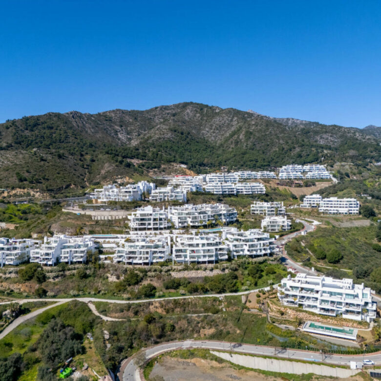 FOR SALE 🏡 Panoramic Corner Garden Apartment in a Gated Hillside Community – Palo Alto, Marbella
