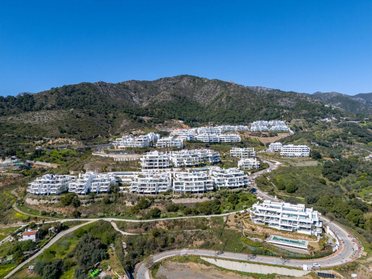 FOR SALE 🏡 Panoramic Corner Garden Apartment in a Gated Hillside Community – Palo Alto, Marbella