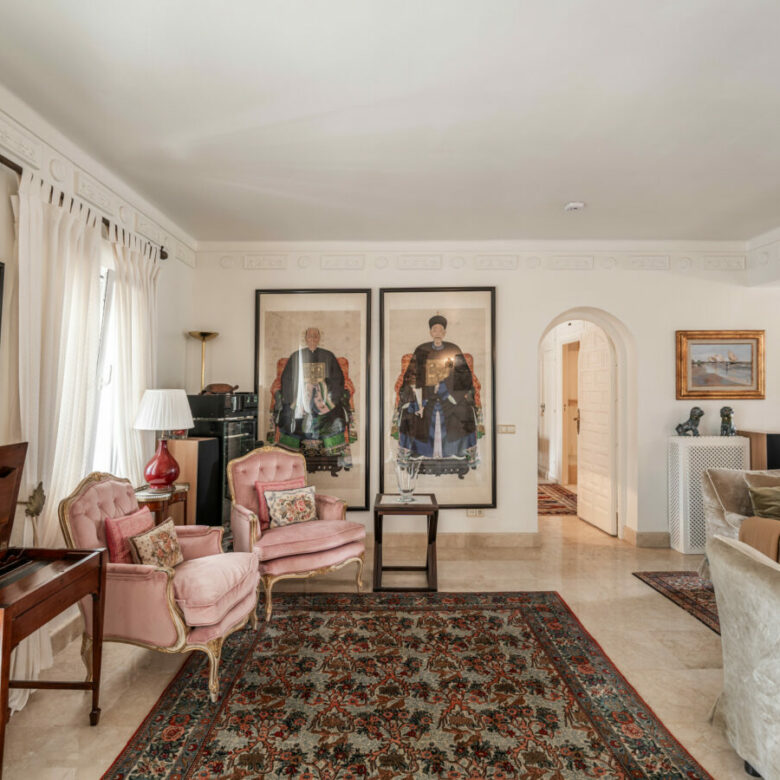 FOR SALE 🏡 Frontline Golf Villa with Private Pool and Sauna – San Pedro de Alcántara, Marbella