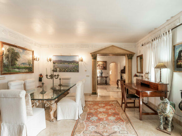 FOR SALE 🏡 Frontline Golf Villa with Private Pool and Sauna – San Pedro de Alcántara, Marbella