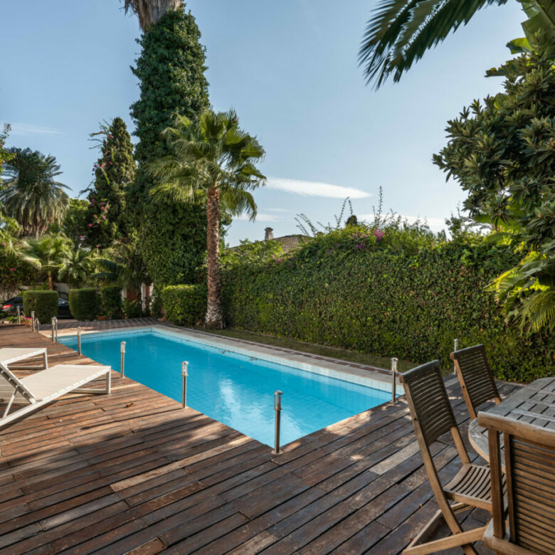 FOR SALE 🏡 Frontline Golf Villa with Private Pool and Sauna – San Pedro de Alcántara, Marbella