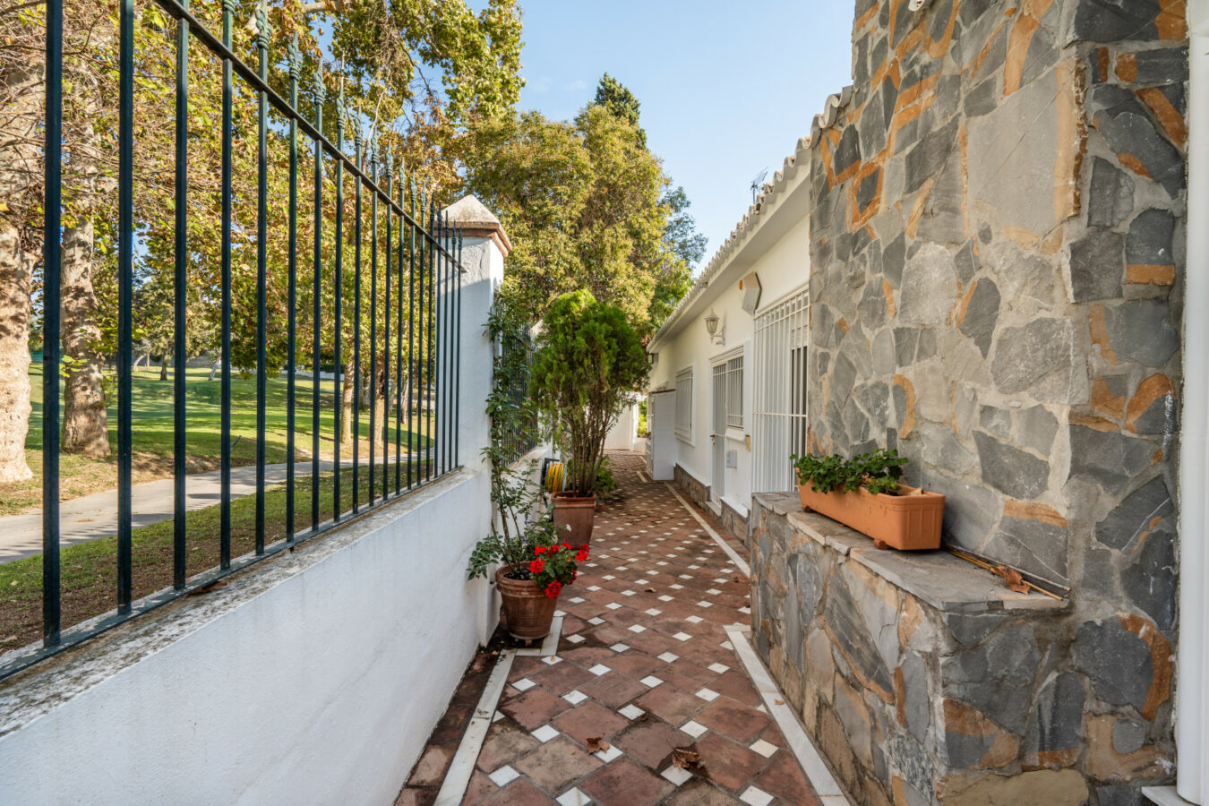 listing-195308-21 FOR SALE š” Frontline Golf Villa with Private Pool and Sauna – San Pedro de AlcĆ”ntara, Marbella