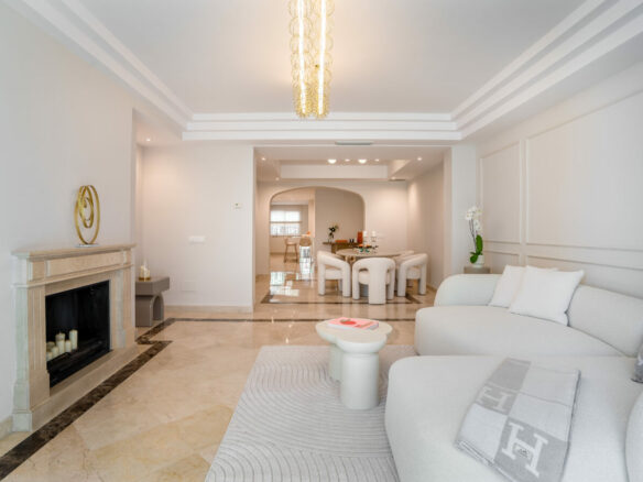 FOR SALE 🏡 Renovated Ground-Floor Apartment with Direct Pool Access – Sierra Blanca, Golden Mile, Marbella