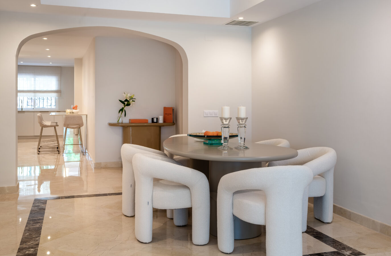 FOR SALE 🏡 Renovated Ground-Floor Apartment with Direct Pool Access – Sierra Blanca, Golden Mile, Marbella