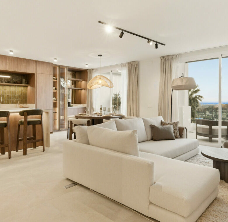 FOR SALE 🏡 Renovated Duplex Penthouse with Panoramic Views – Lomas del Marqués, Benahavís
