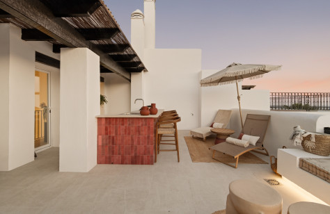 FOR SALE 🏡 Renovated Duplex Penthouse with Panoramic Views – Lomas del Marqués, Benahavís