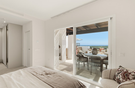 FOR SALE 🏡 Renovated Duplex Penthouse with Panoramic Views – Lomas del Marqués, Benahavís