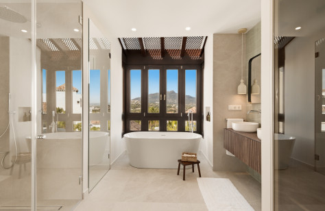 FOR SALE 🏡 Renovated Duplex Penthouse with Panoramic Views – Lomas del Marqués, Benahavís