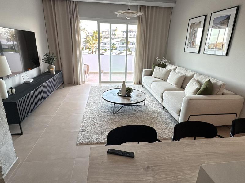 FOR SALE 🏡 Renovated Duplex Penthouse with La Concha Views – Los Dragos, Aloha, Nueva Andalucía