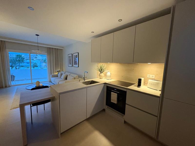 FOR SALE 🏡 Renovated Duplex Penthouse with La Concha Views – Los Dragos, Aloha, Nueva Andalucía