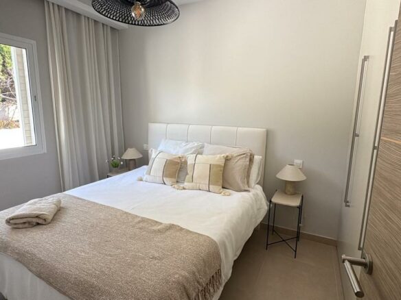FOR SALE 🏡 Renovated Duplex Penthouse with La Concha Views – Los Dragos, Aloha, Nueva Andalucía