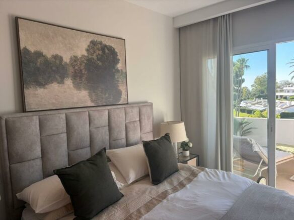 FOR SALE 🏡 Renovated Duplex Penthouse with La Concha Views – Los Dragos, Aloha, Nueva Andalucía