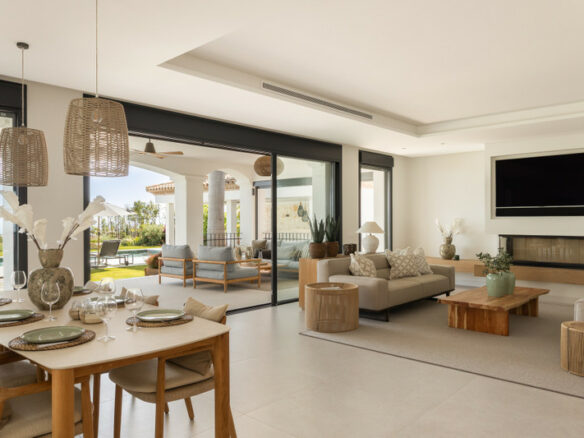 FOR SALE 🏡 Turnkey Luxury Villa with Panoramic Sea Views – Los Flamingos, Benahavís