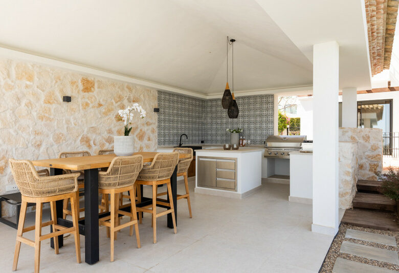 FOR SALE 🏡 Turnkey Luxury Villa with Panoramic Sea Views – Los Flamingos, Benahavís