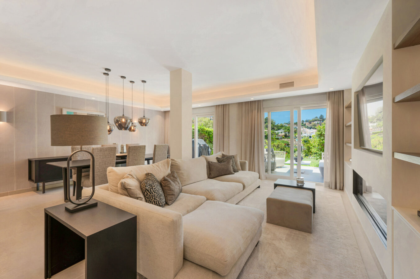 ls50145-00 FOR SALE 🏡 Stylish Designer Townhouse with Panoramic Views – La Quinta Hills, Benahavís