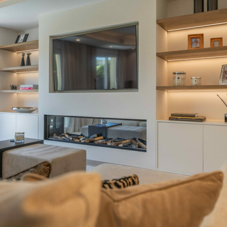 FOR SALE 🏡 Stylish Designer Townhouse with Panoramic Views – La Quinta Hills, Benahavís