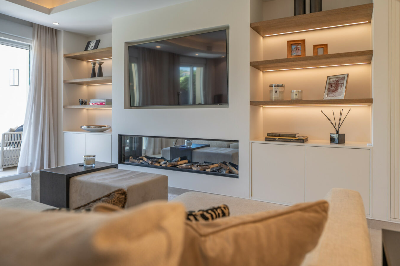 FOR SALE 🏡 Stylish Designer Townhouse with Panoramic Views – La Quinta Hills, Benahavís