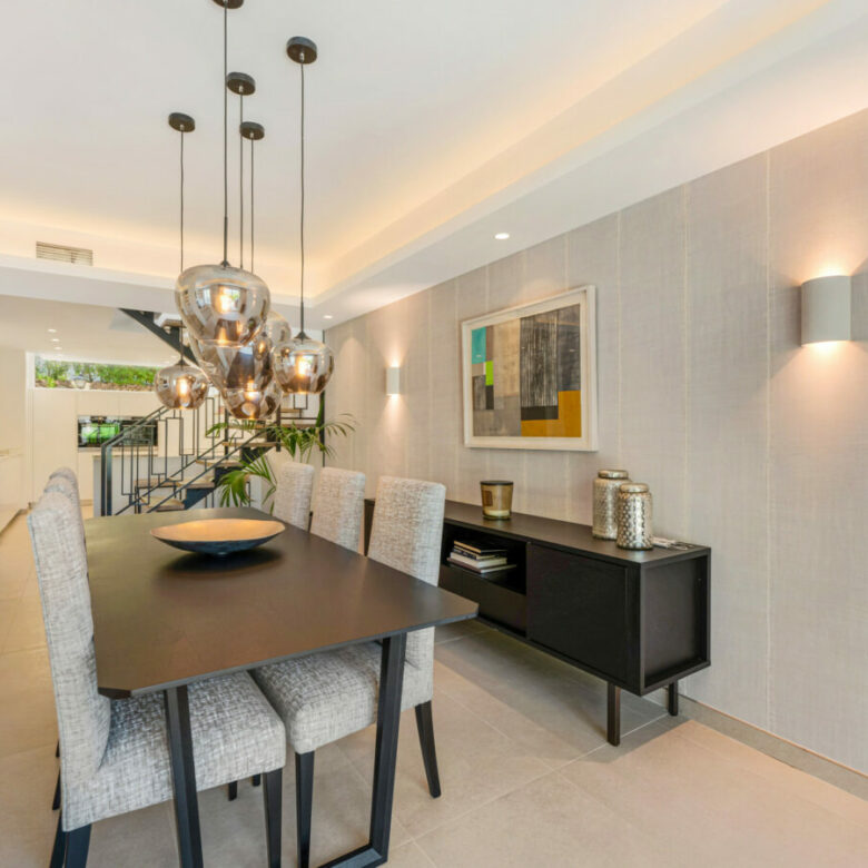 FOR SALE 🏡 Stylish Designer Townhouse with Panoramic Views – La Quinta Hills, Benahavís